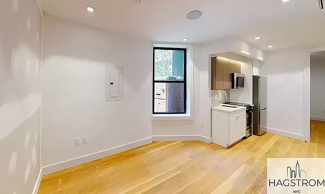 Rented by Hagstrom Management Inc | media 13