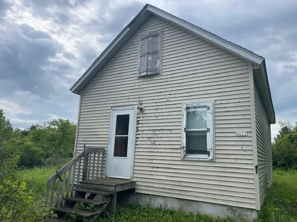 6437 W Duluth Pl, Sturgeon Bay, WI 54235