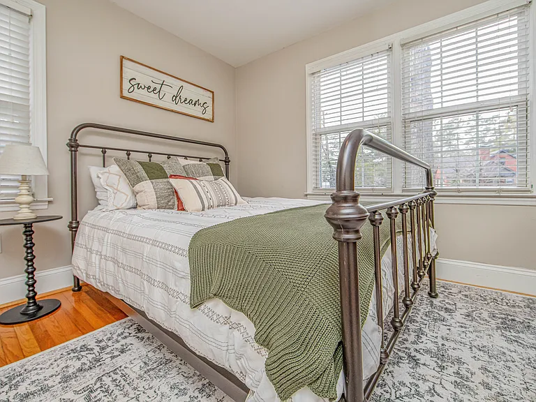 606 Poole Dr — Photo 8