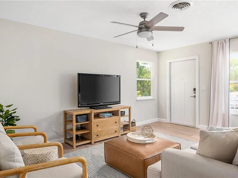 925 Coquina Ln #925 — Photo 6