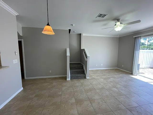 LR to Stairs
