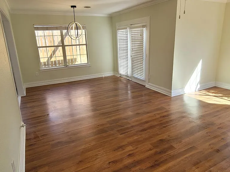 2303 Haldane Dr — Photo 8