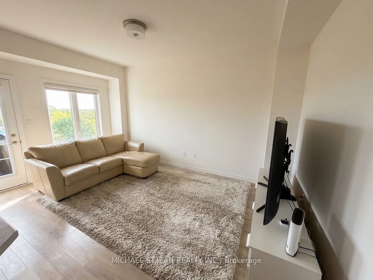 3 bed, $2,500 — Photo 3