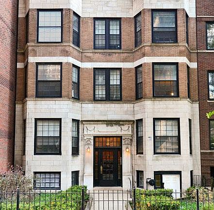 3rd image of 429 W Melrose St APT 003E
