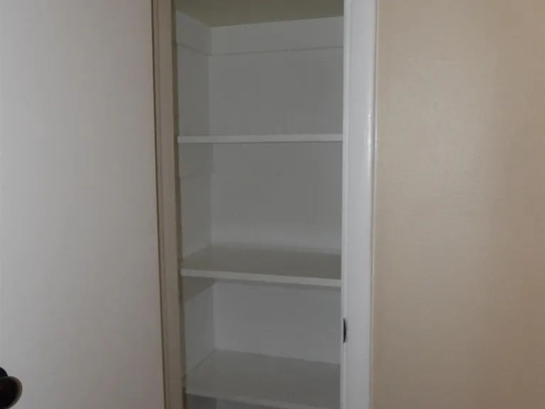 810 W Lincoln St — Photo 18