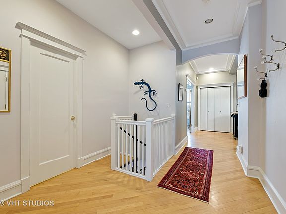 2nd image of 1148 W Columbia Ave APT 1W