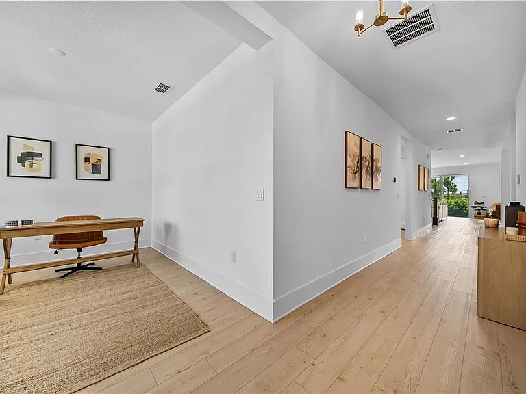 1694 Pinecliff Dr — Photo 4