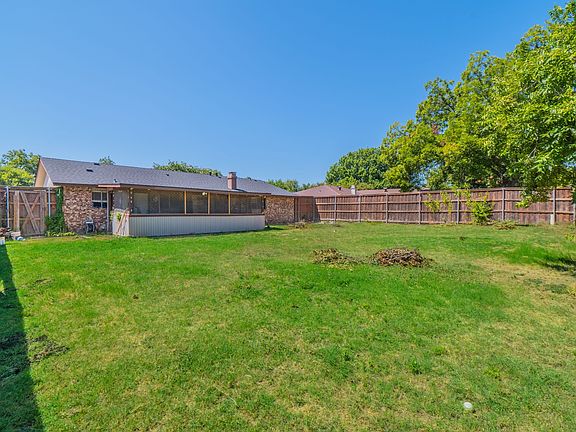 3rd image of 1011 Whippoorwill Ct