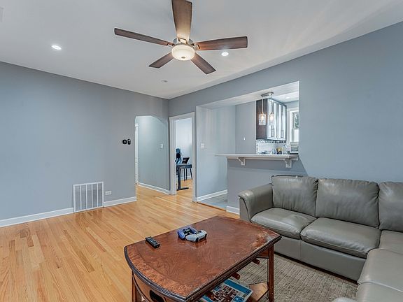 2nd image of 5717 N Kimball Ave APT 2N