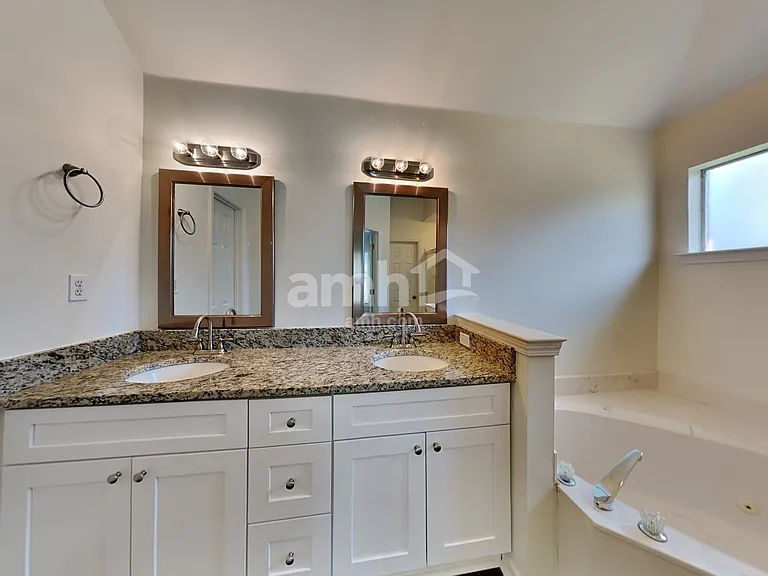4453 Graham Lake Dr — Photo 10