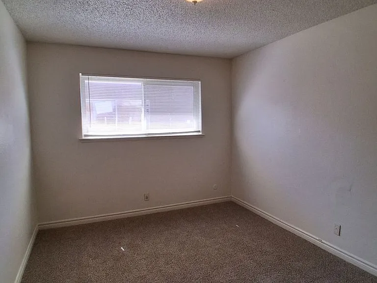 1331-1349 E San Bruno Ave — Photo 8