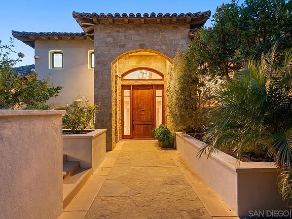 5th image of 8080 La Jolla Scenic Dr N