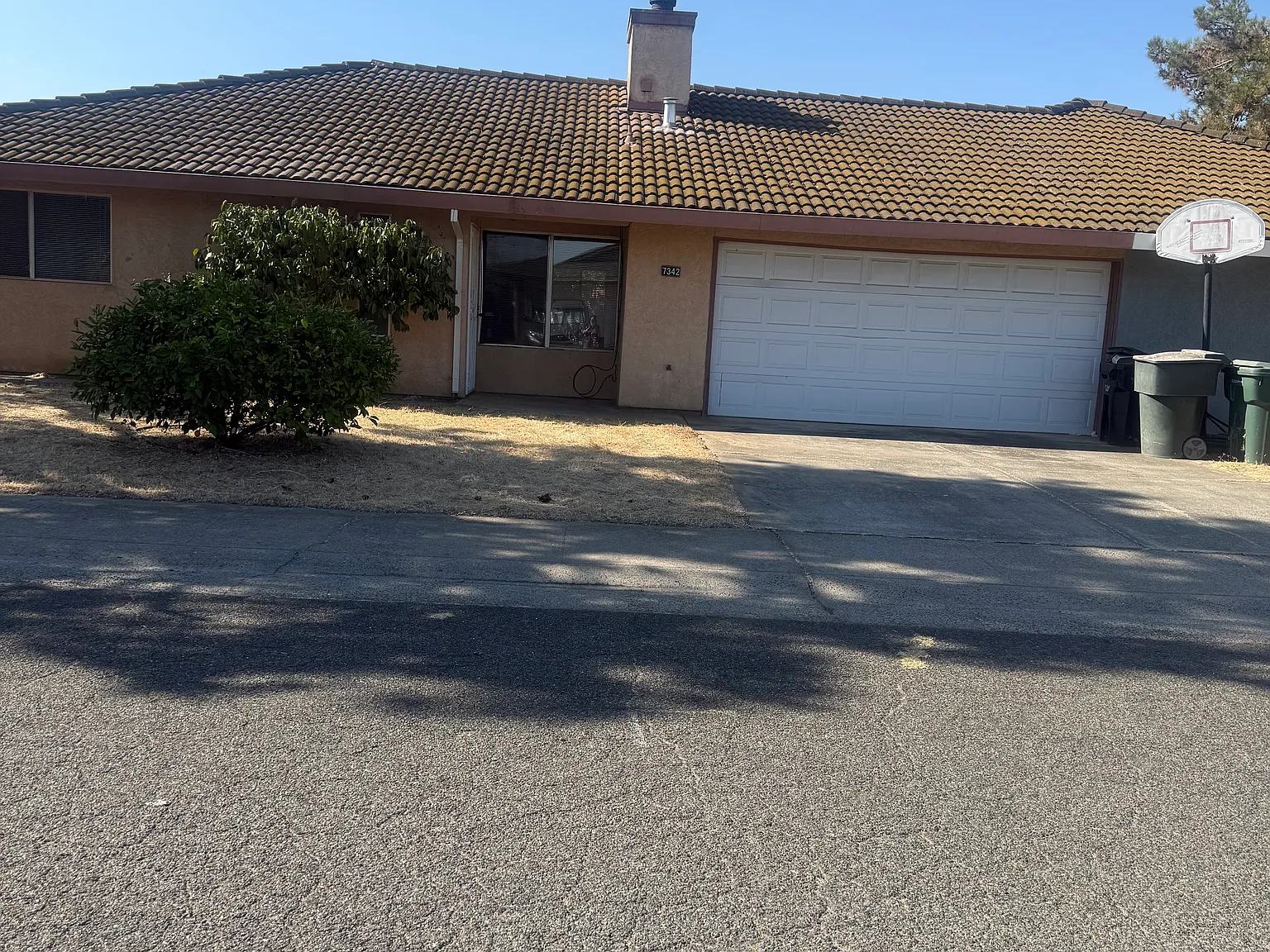 2 bed, 1062 sqft, $2,100 — Photo 1