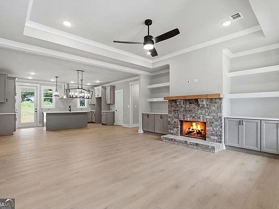 5th image of 105 Maney Dr