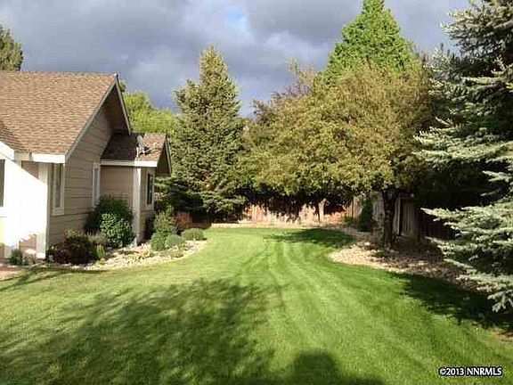 2nd image of 1049 Wisteria Dr