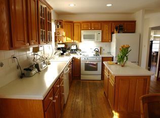 6 Acacia Dr, Norwalk, CT 06855