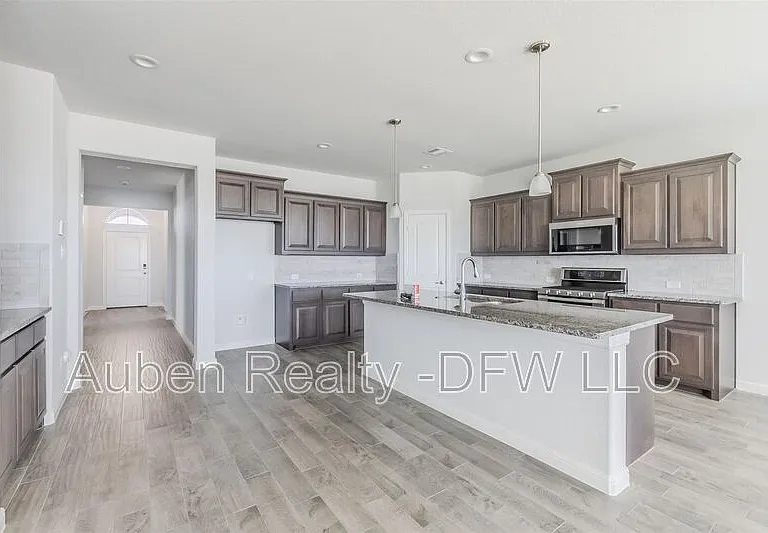 1343 Fox Hollow Rd — Photo 5