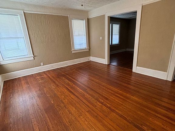4th image of 2351 Park St