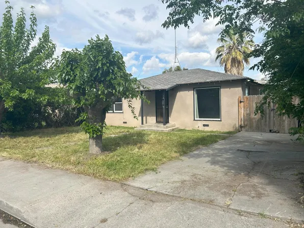 882 S 6th St, Kerman, CA 93630