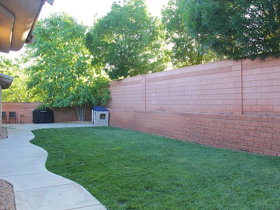 3rd image of 3295 E Sweetwater Springs Dr