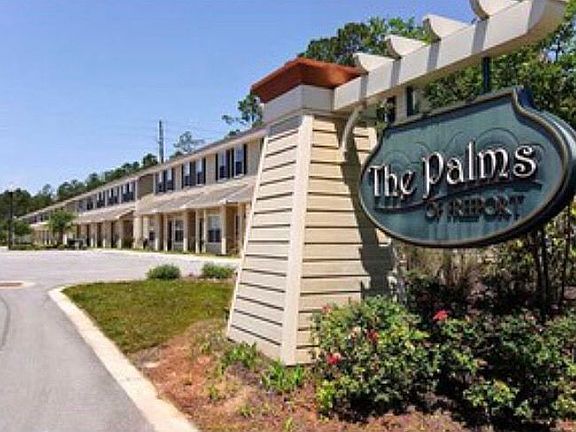 Entry to the Palms 