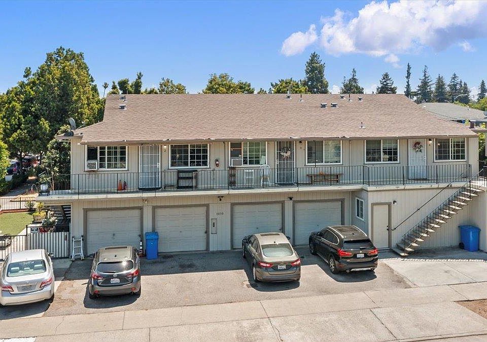1st image of 3830 Underwood Dr