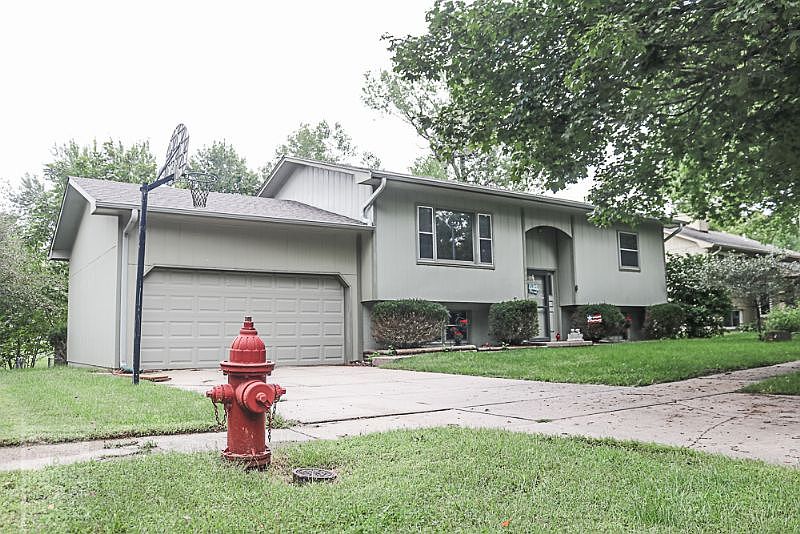 1st image of 812 Timber Ln