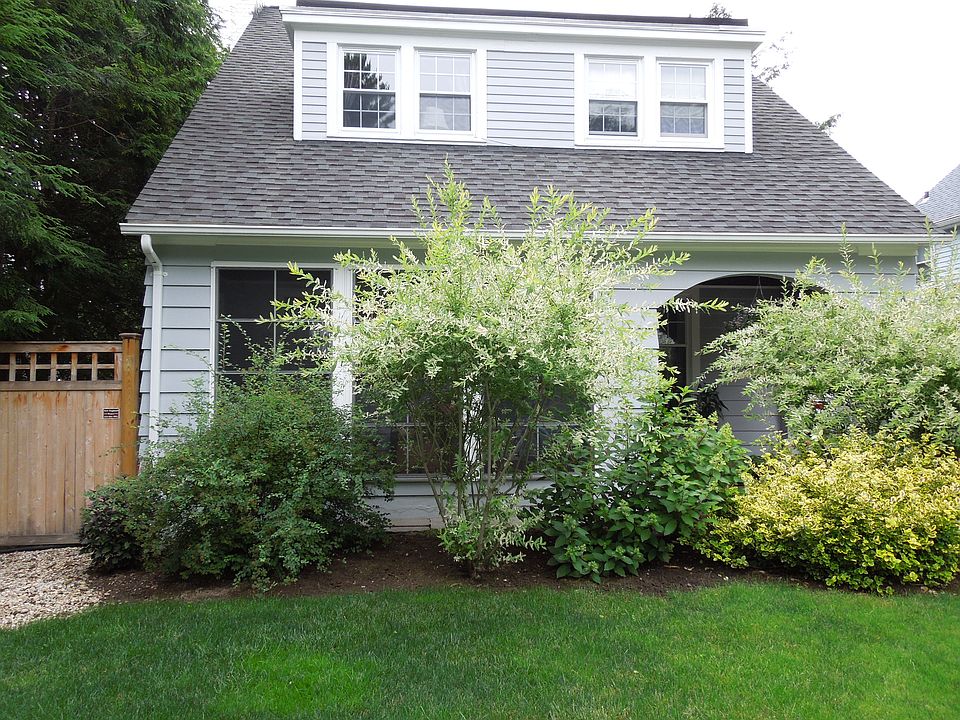 Closeup view from Street