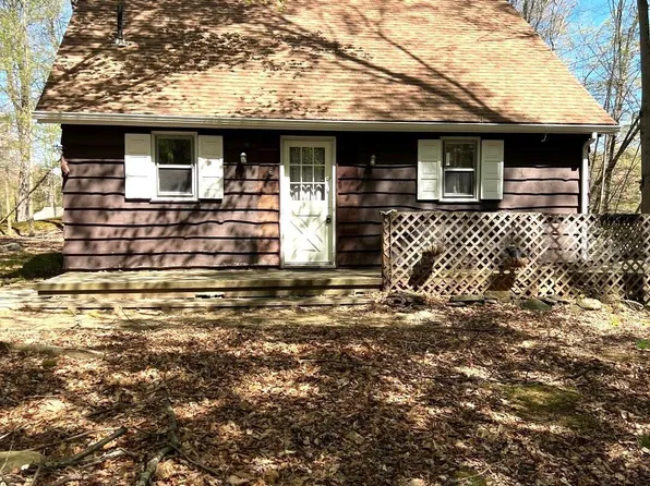 1053 Ledgedale Rd, Lake Ariel, PA 18436