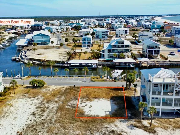 130 Canal Pkwy, Mexico Beach, FL 32456