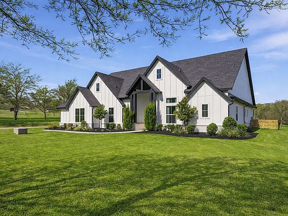 2nd image of 1004 Bear Creek Ranch Rd