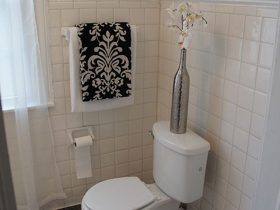 3rd image of 4300 Calmont Ave APT 2