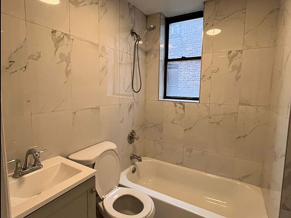 3rd image of 6.5 Bergen Ave #6A
