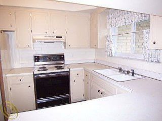 3rd image of 53412 Lynnham Ln