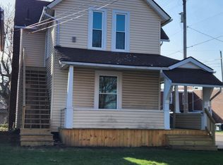 212 1st St NW #2, Barberton, OH 44203