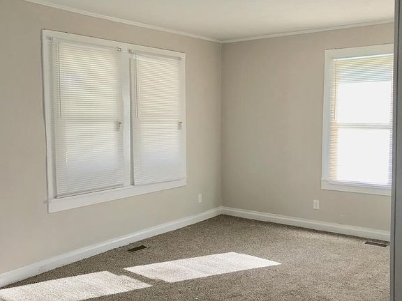 5th image of 901 E 6th Ave