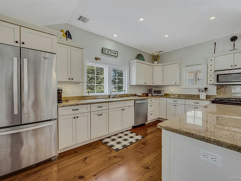 635 Strohson Rd — Photo 13