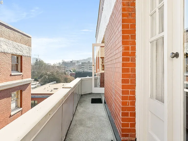 2083 NW Johnson St #61 — Photo 22