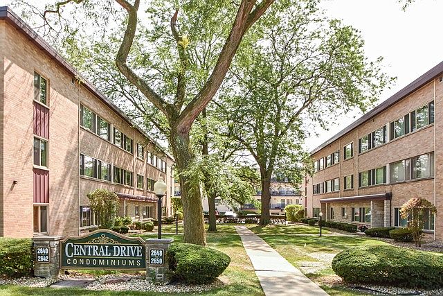1st image of 2642 Central Dr APT 1S