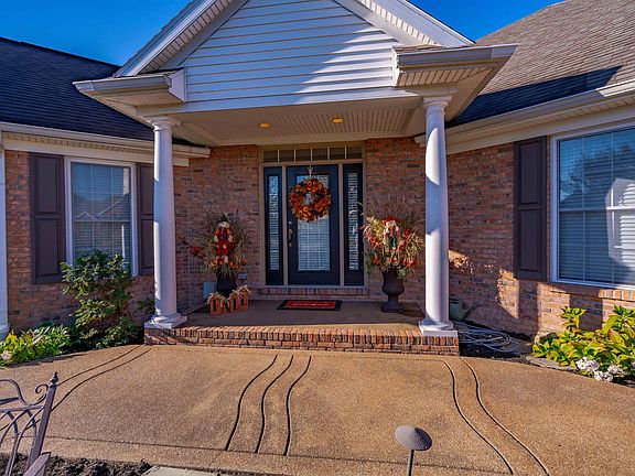 3rd image of 2933 Bailey Ln