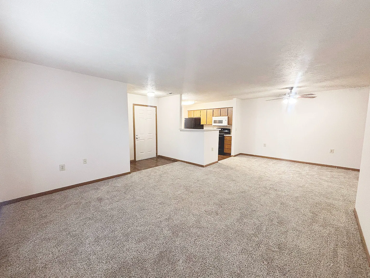 Amberwood Place — Photo 3