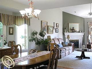 4th image of 736 Mill Pointe Dr #1