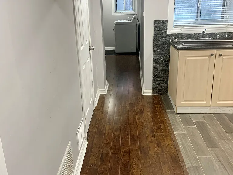 39 Rowntree Ave — Photo 6