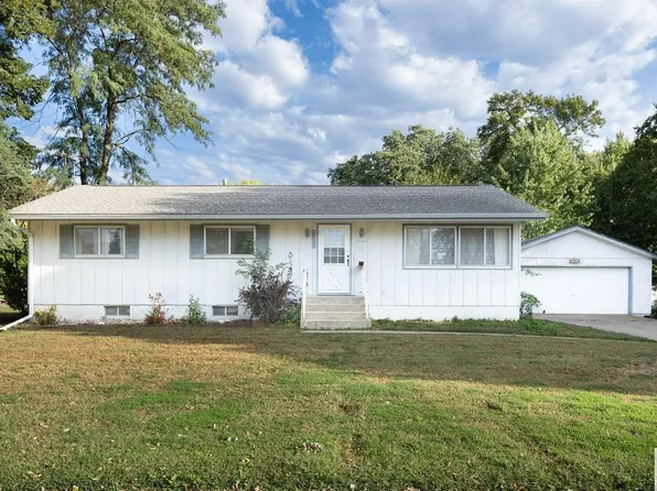 1306 Maple St, Onawa, IA 51040