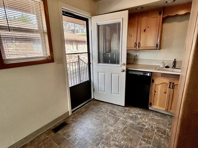 6416 E Evergreen Blvd — Photo 16