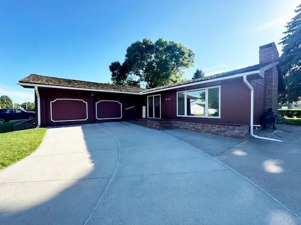 835 S 1st Ave, Broken Bow, NE 68822