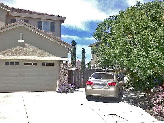 RV pkng small & large gates