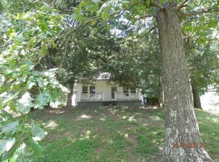 817 Robinfield Rd, Frenchburg, KY 40322