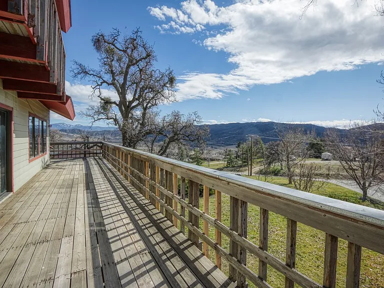 24450 Willow Pass Dr — Photo 2