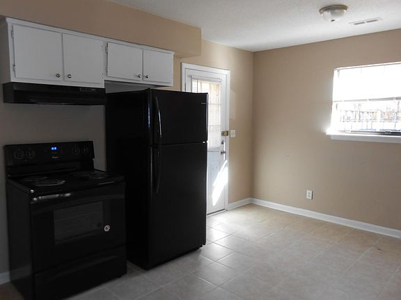 5th image of 211 Torain St